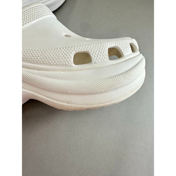 Crocs Classic Bae Clog in White Size 9 - Picture 13 of 16